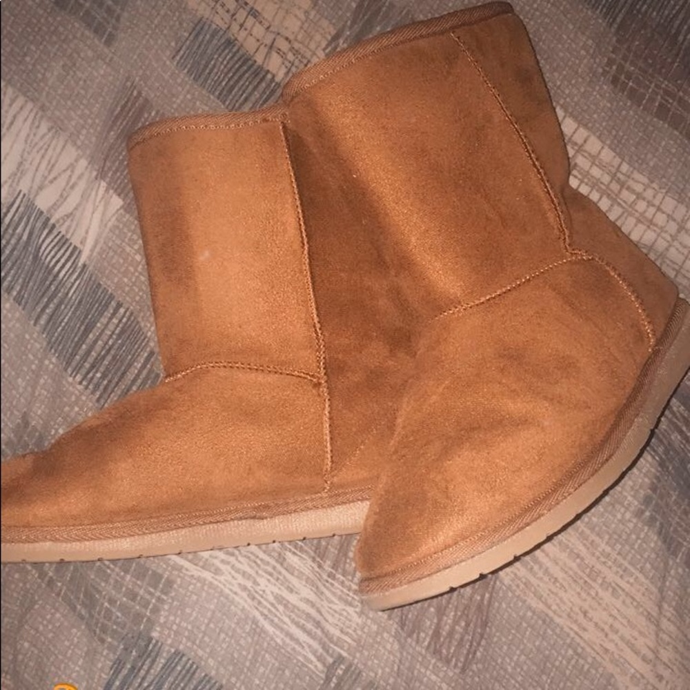 BOOTS